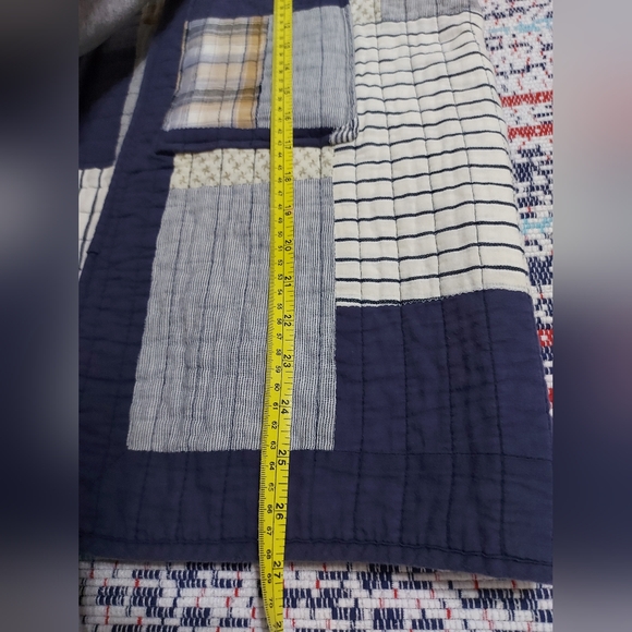 Sleeveless jacket made from an old short point.Unisex - Picture 9 of 10